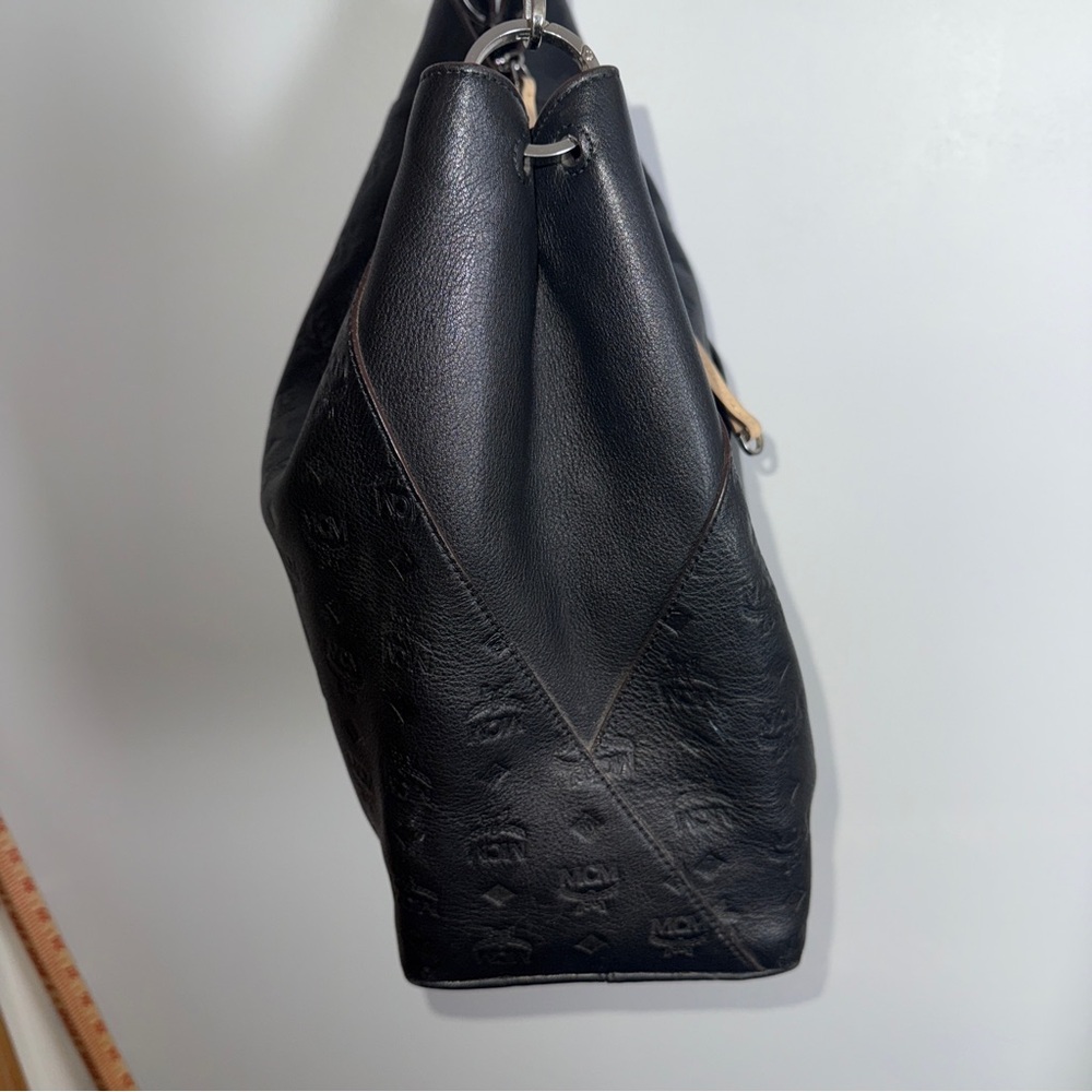 MCM Klara Large Black Leather Shoulder Bag - Picture 8 of 13